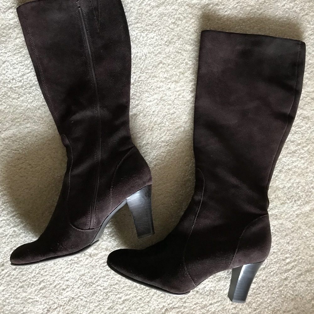 CLOSET CLEAR OUT‼️ LOFT SUEDE BOOTS